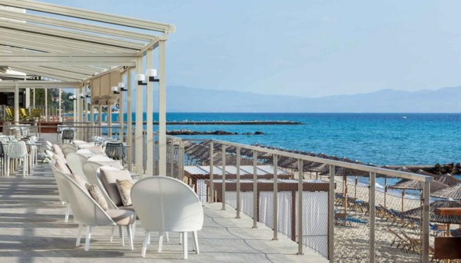 Η πρότασή μας για τον Αύγουστο είναι αυτό το 4* ξενοδοχείο στη Χαλκιδική με ημιδιατροφή και λιγότερα από 70€ τη μέρα