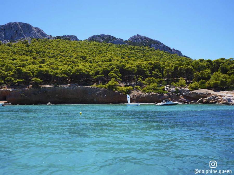 Δίνεις 16 ευρώ να πας και να έρθεις, φτάνεις σε μια ώρα και απολαμβάνεις φθηνό φαγητό και κυρίως ασφάλεια