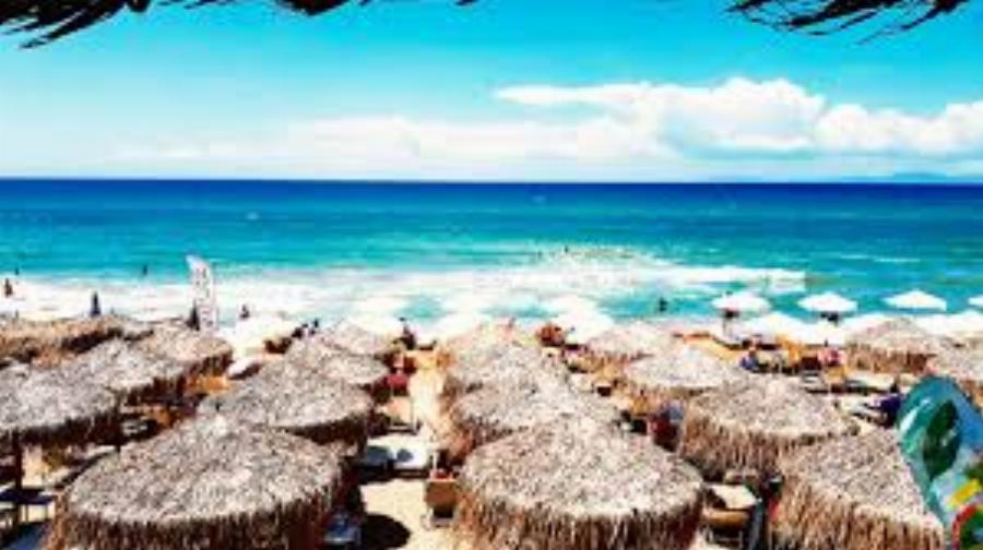 3 ώρες, 35€ βενζίνη: Στη «Μύκονο της Πελοποννήσου» πας οδικώς και κάνεις τις διακοπές της ζωής σου πάμφθηνα