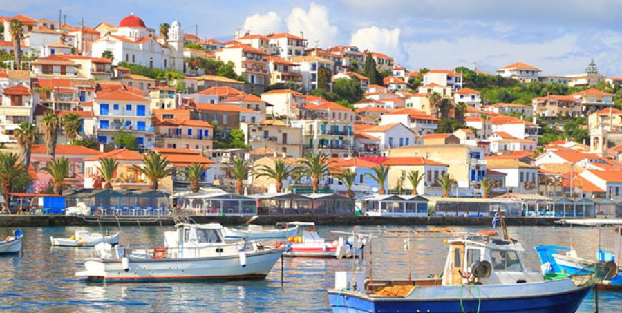 Πελοπόννησος: 5 υπέροχα χωριά δίπλα στη θάλασσα για να ανακαλύψεις το φετινό Αύγουστο