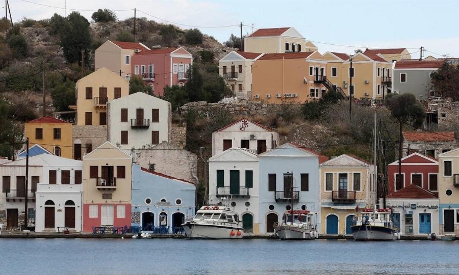 Καστελόριζο: Κύμα στήριξης από Έλληνες που σπεύδουν για διακοπές