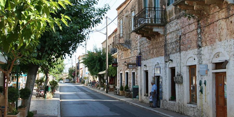 Πελοπόννησος: 5 υπέροχα χωριά δίπλα στη θάλασσα για να ανακαλύψεις το φετινό Αύγουστο