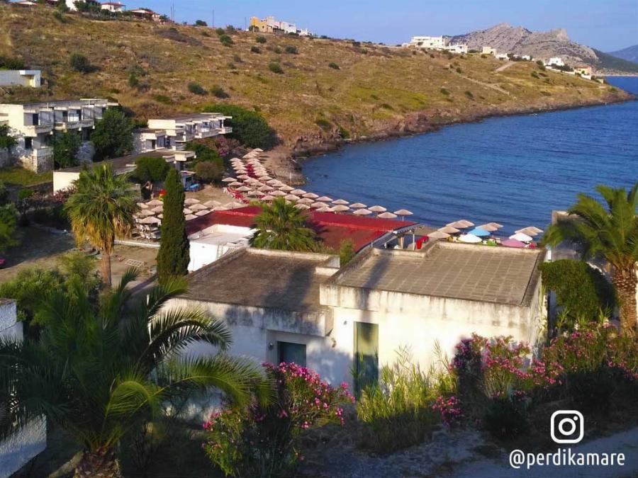 Δίνεις 16 ευρώ να πας και να έρθεις, φτάνεις σε μια ώρα και απολαμβάνεις φθηνό φαγητό και κυρίως ασφάλεια