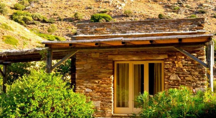 Αληθινός Παράδεισος! Για πρώτη φορά το εσωτερικού του σπιτιού της Μενεγάκη στα Αχλά της Άνδρου