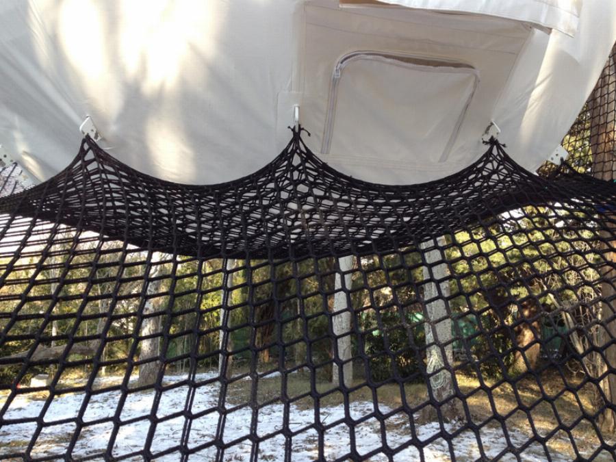 Έφτασε η σκηνή κάμπινγκ 5 αστέρων που την στήνεις στον αέρα και όχι στο έδαφος και έχει ανέσεις ξενοδοχείου