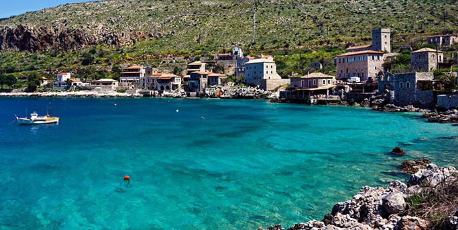 Πελοπόννησος: 5 υπέροχα χωριά δίπλα στη θάλασσα για να ανακαλύψεις το φετινό Αύγουστο