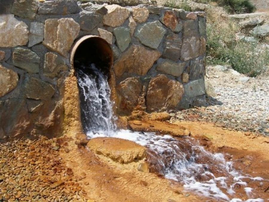 Ήλια: Γνωρίστε την παραλία της Εύβοιας  που μπορείς να κάνεις μπάνιο μέχρι τον Νοέμβρη