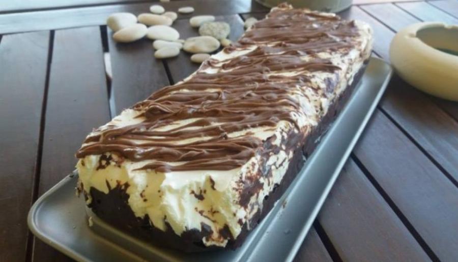 Πανεύκολη τούρτα παγωτό, χωρίς παγωτομηχανή, με μόνο 4 υλικά, έτοιμη σε 20 λεπτά!