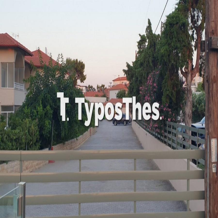 Χαλκιδική: Άδειες ξαπλώστρες και αγνώριστες παραλίες με εικόνες που δεν ξαναείδα – Λουκέτα σε ξενοδοχεία