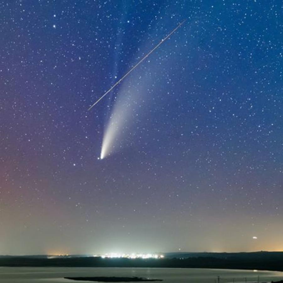 Κωνσταντίνος Εμμανουηλίδης: Ο φωτογράφος απαθανάτισε τον κομήτη Neowise – H φωτογραφία επιλέχθηκε από τη NASA