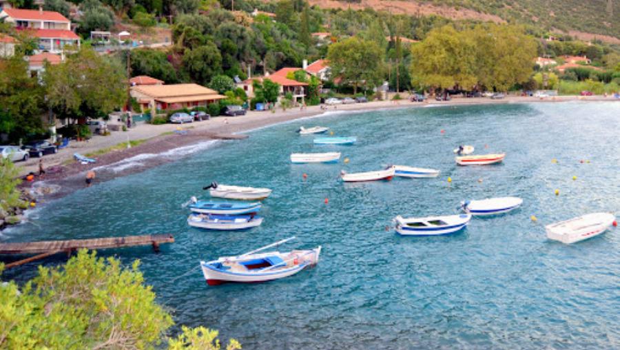 Το καλοκαίρι μόλις ξεκίνησε εδώ: 30” από την Πάτρα, τα ωραιότερα νερά της Δ.Ελλάδας και μπάτζετ 20 ευρώ