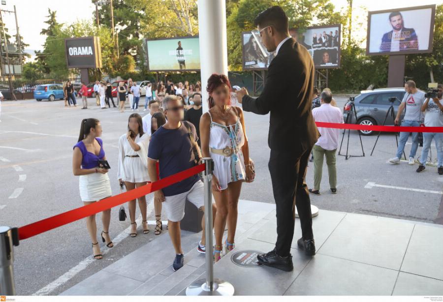 Θεσσαλονίκη Βέρτης: Τεράστιες ουρές για θερμομέτρηση – Πρωτοφανείς εικόνες