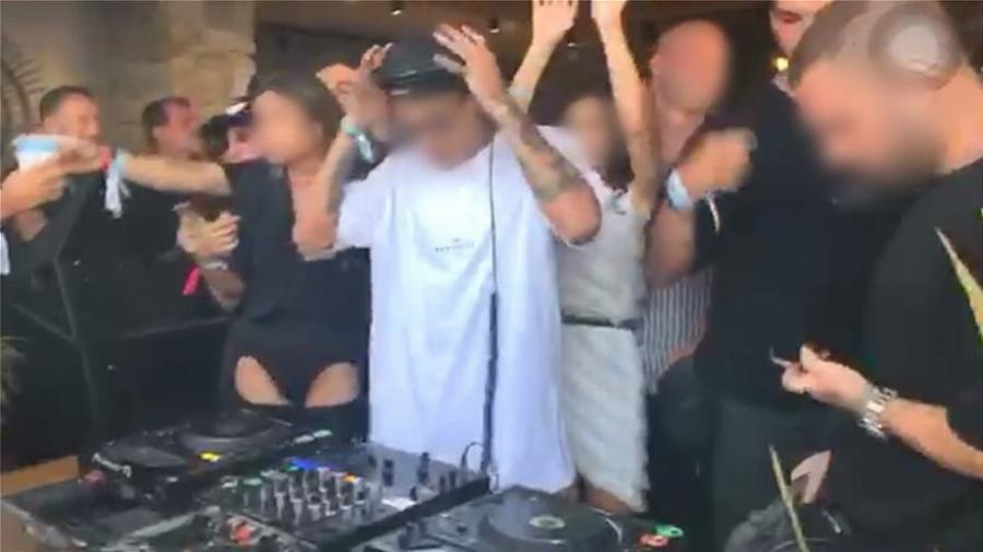 Μύκονος βίλες: Οι βίλες που έκαναν άνω-κάτω το νησί – Ο «χάρτης» των παράνομων πάρτι