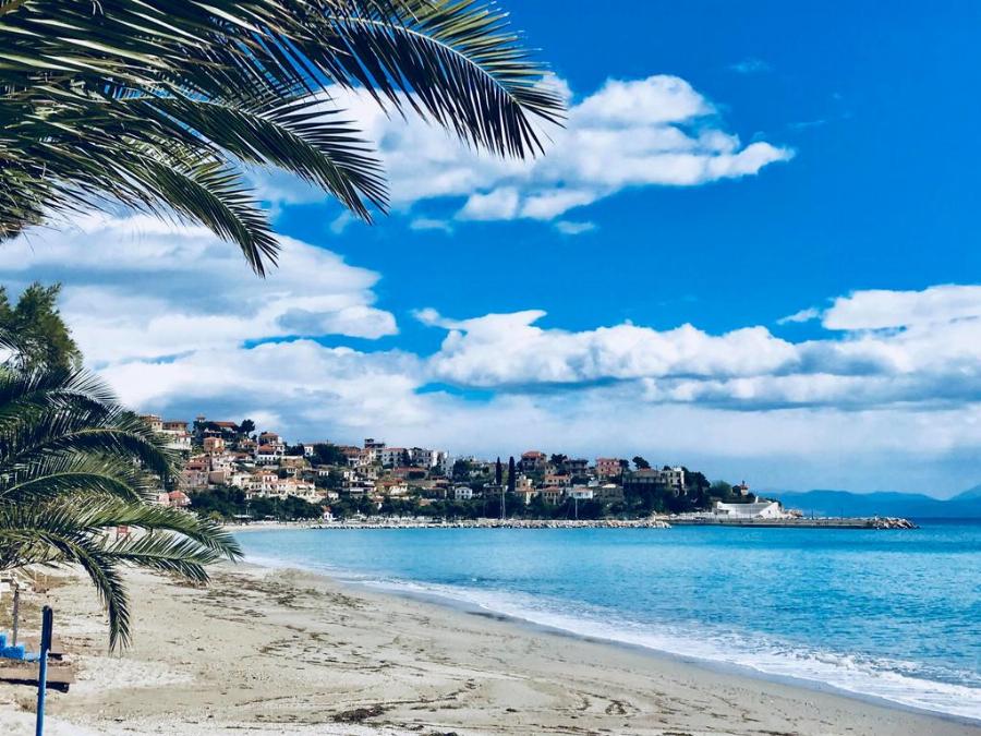 2 ώρες από την Αθήνα, ιδανικό για διακοπές το Σεπτέμβριο, με ασφαλείς παραλίες χωρίς πολύ κόσμο και μπάτζετ 20ε τη μέρα