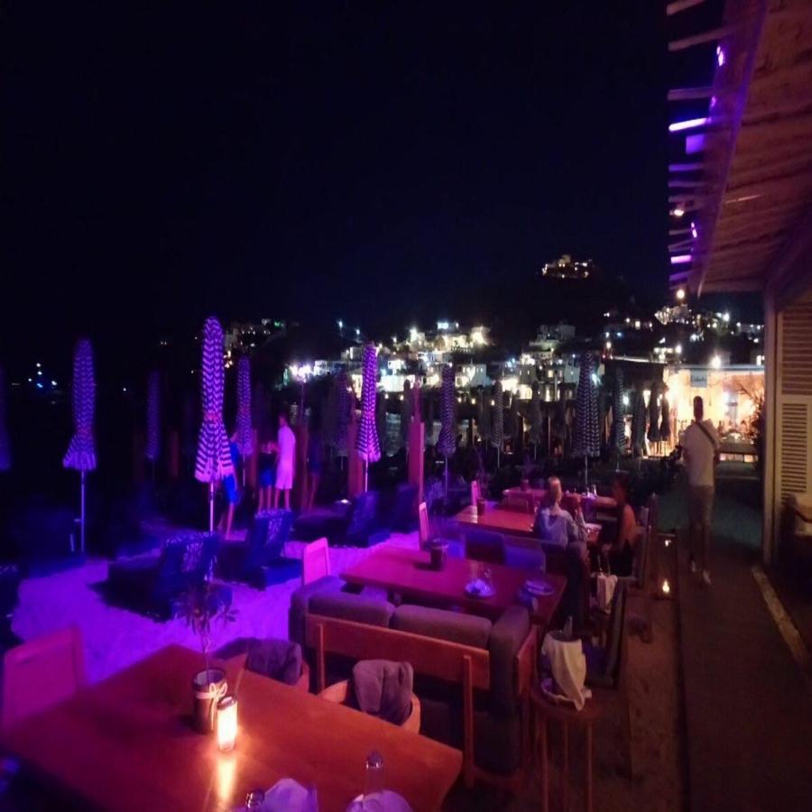 Μύκονος άδεια μαγαζιά: Δεν υπάρχει ψυχή στα μαγαζιά – Εικόνες κατάθλιψης στη Μύκονο που δεν έχουμε ξαναδεί