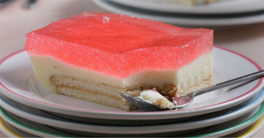 Μαμαδίστικο γλυκό με ζελέ, κρέμα και Μπισκότα, έτοιμο σε λίγα λεπτά