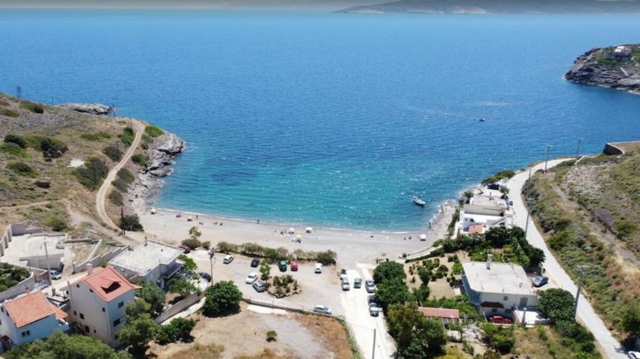 13 μυστικές παραλίες στην Αττική για να κάνεις τα μπάνια σου σε υπέροχα νερά και με ασφάλεια