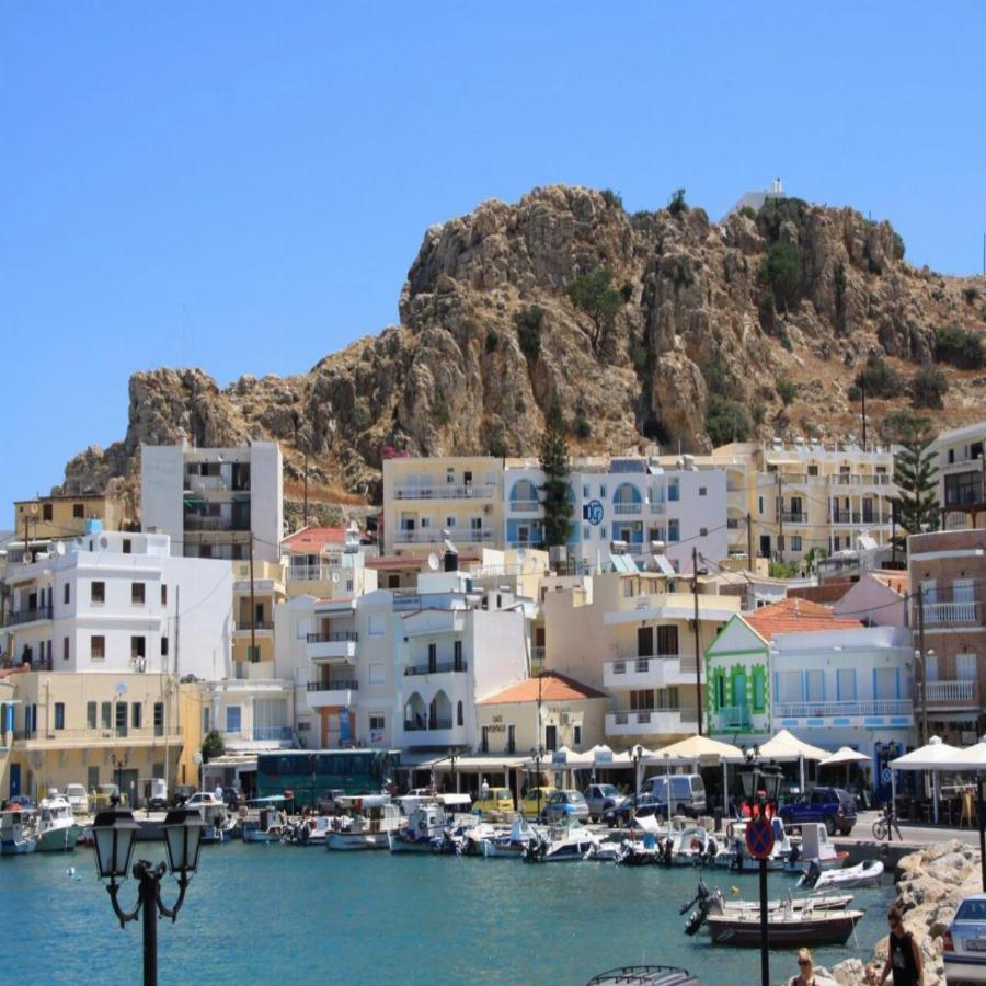 Έχει υπέροχα νέρα, έριξε τις τιμές από τον Ιούνιο, είναι ζεστό μέχρι τον Οκτώβριο και θα κάνεις διακοπές με ασφάλεια