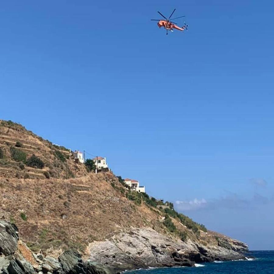 Άνδρος φωτιά: Φωτιά τώρα στο Συνετί της Άνδρου – Πιθανότητα εκκένωσης του οικισμού