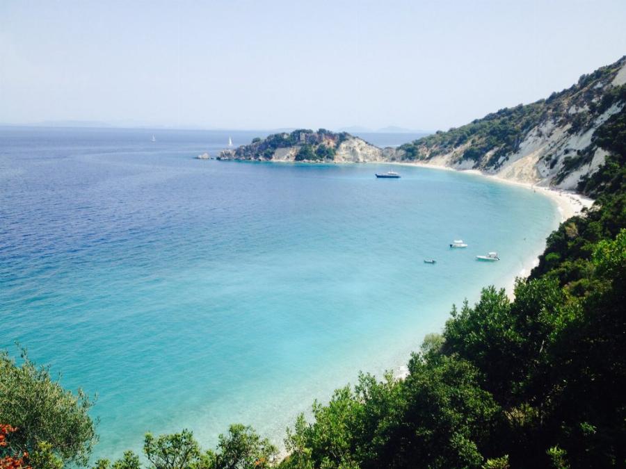 Έχει ζεστά, νερά μέχρι τέλος Σεπτεμβρίου, το όνομα της θυμίζει ζωάκι και είναι φουλ ασφαλής χωρίς κρούσματα