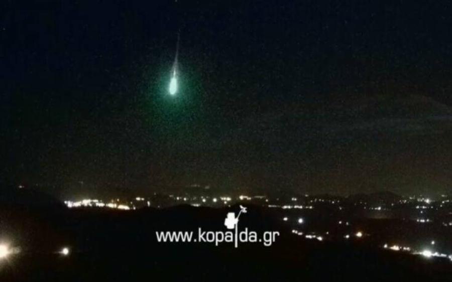 Εντυπωσιακό μετέωρο έκανε τη νύχτα μέρα σχεδόν στη μισή Ελλάδα – Βίντεο και εικόνες που προκαλούν δέος