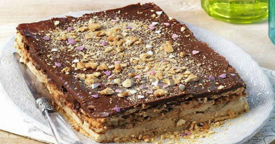 Μπισκοτογλυκό με μπανάνες, κρέμα και σοκολάτα και για τον πιο αρχάριο