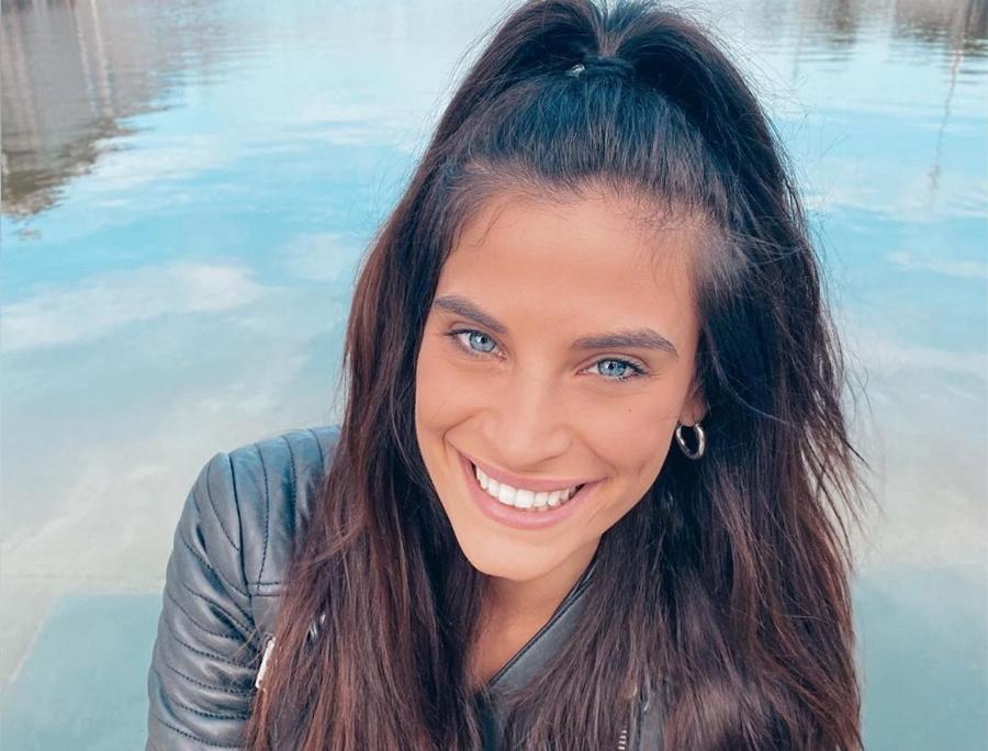 Μύκονος Χριστίνα Μπόμπα: Σε διακοπές στη Μύκονο αλλά τηρώντας τα μέτρα και φορώντας προστατευτική μάσκα