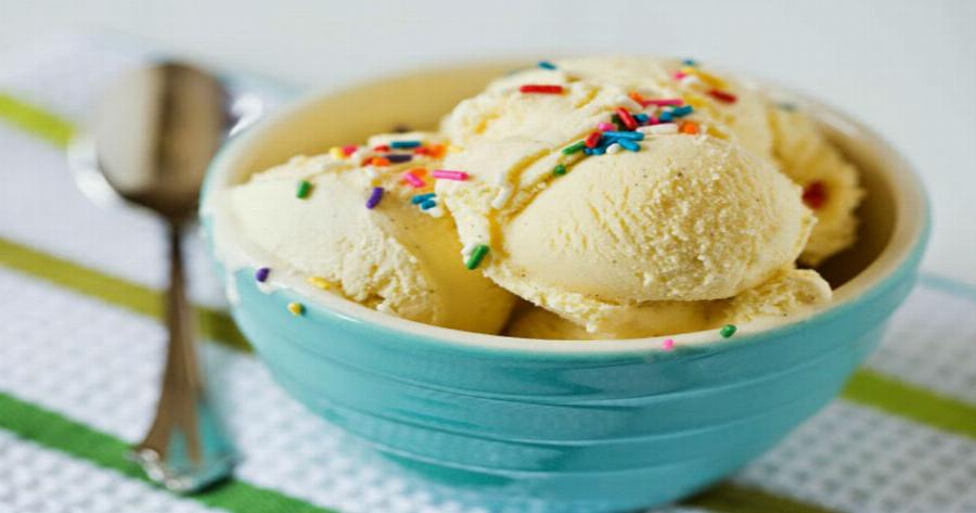 Πανεύκολο παγωτό με μόλις 3 υλικά χωρίς παγωτομηχανή