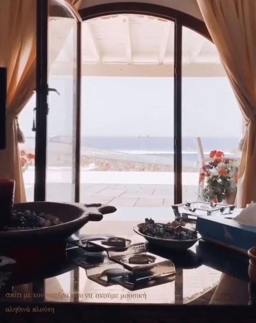 Πάρος σπίτι: Ο γιος του Πάριου, Μιχαήλ Άγγελος ανέβασε σπάνιο βίντεο από το υπέροχο σπίτι τους στην Πάρο