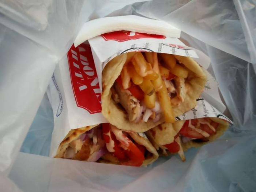 Μαγαζί για γύρο: Στον «Αντώνη» θα βρεις την καλύτερη και πιο γευστική πίτα στην Ελλάδα με τις καλύτερες τιμές