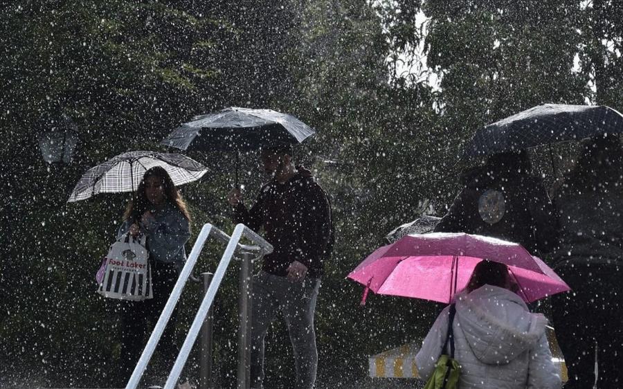 Καιρός έκτακτο δελτίο επιδείνωσης: Βροχές και χαλάζι τις επόμενες ώρες σε αυτές τις περιοχές