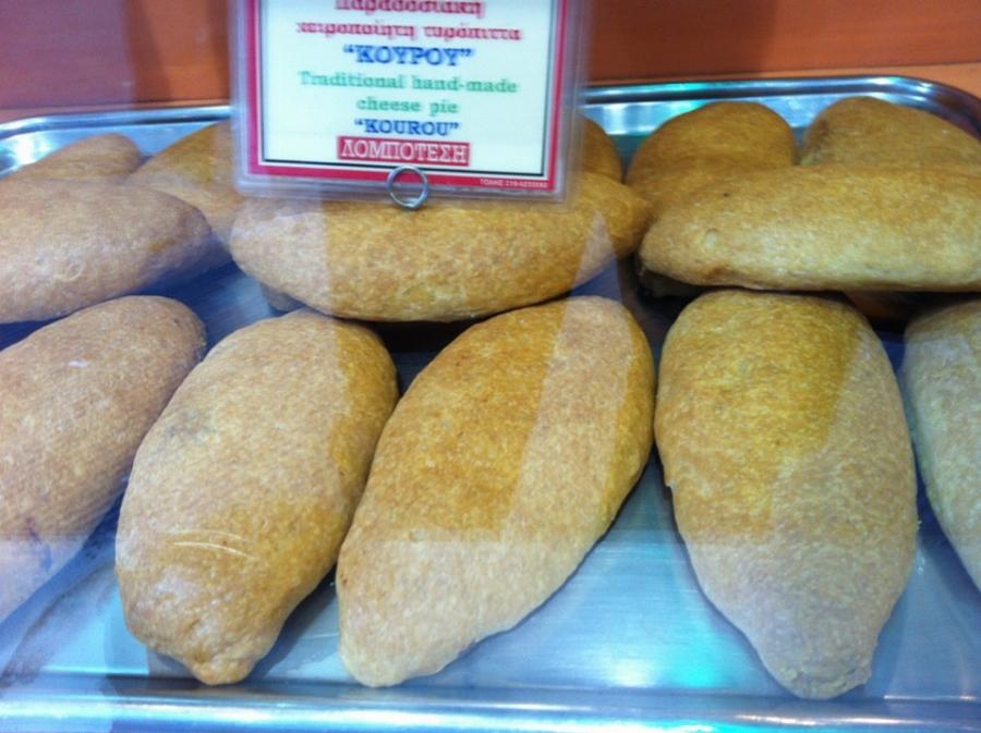 Ο 108 ετών φούρνος που φτιάχνει την πιο ξακουστή, χειροποίητη, βουτυράτη τυρόπιτα κουρού