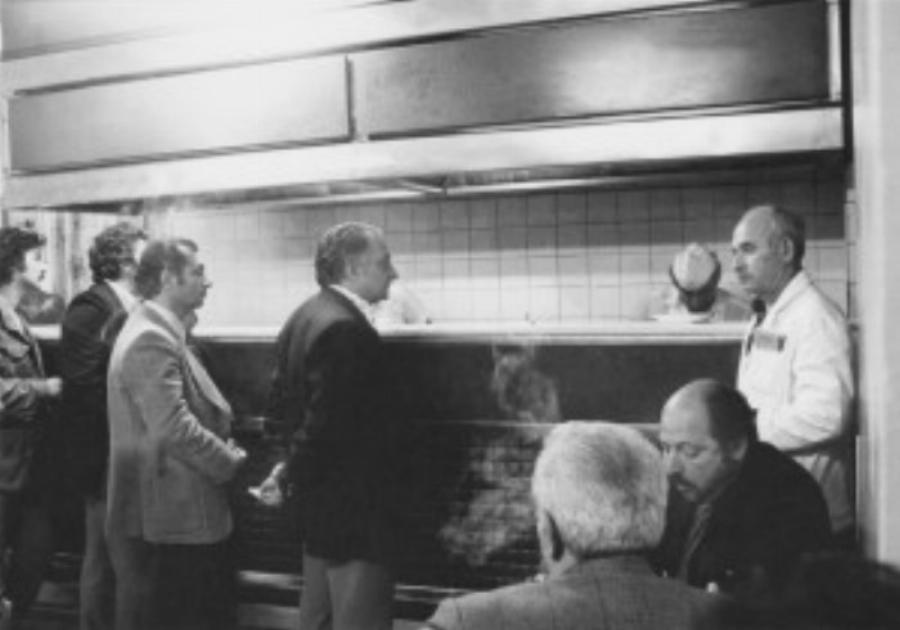 Σουβλάκι του Λευτέρη: Το καλύτερο στην Αθήνα με διαφορά – Το μυστικό που το κάνει μοναδικό