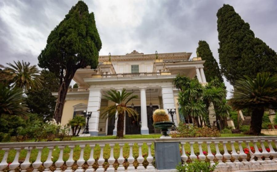 Αχίλλειο στην Κέρκυρα: Ανάκτορο βγαλμένο από το ομορφότερο παραμύθι – Μαγικές εικόνες