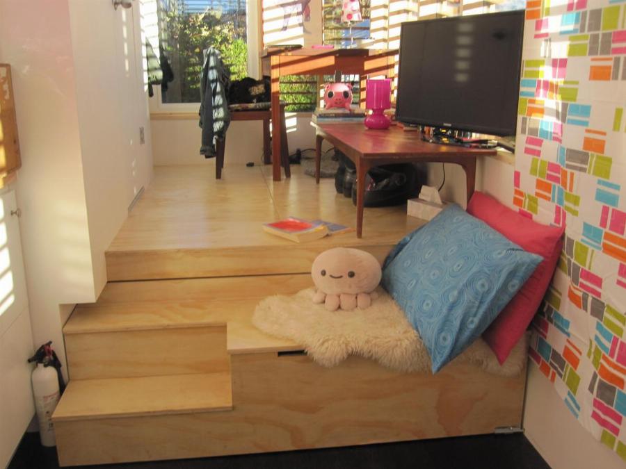 Είναι 58τμ, εντυπωσιακό παρά το μέγεθός του, απίστευτα λειτουργικό, και κοστίζει μόλις έναν ετήσιο μισθό