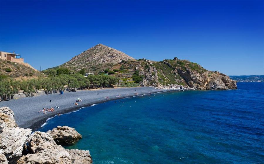 Είναι το πιο ασφαλές νησί για τον Αύγουστο, σχεδόν καθόλου κρούσματα, εξωτικές παραλίες και χωρίς πολυκοσμία