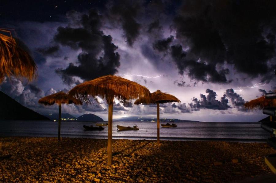 Καιρός σήμερα 6/8: Η κακοκαιρία Θάλεια πάνω από την Ελλάδα – Που θα χτυπήσει με καταιγίδες και χαλάζι