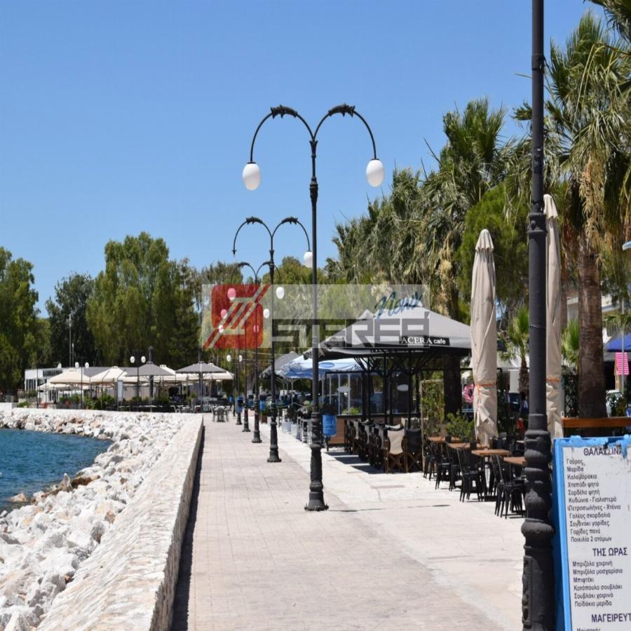 Είσαι εκεί σε 75 λεπτά από την Αθήνα, έχει εξωτικές παραλίες, φοβερό φαγητό και θα περάσεις με μπάτζετ 35 ευρώ τη μέρα