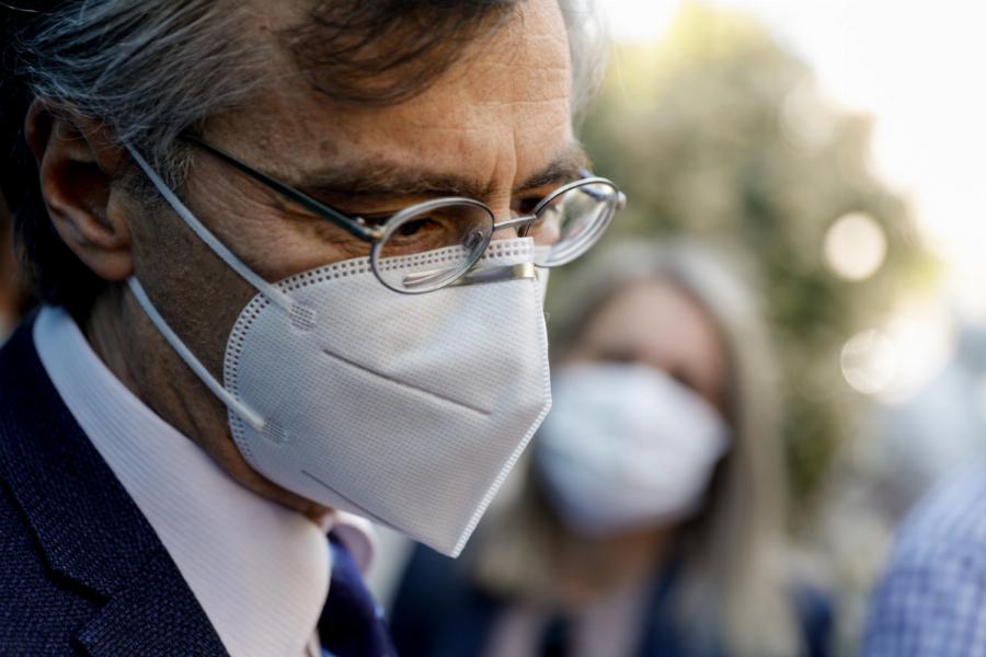 Τσιόδρας: Θα ανακοινώσει άμεσα τέλος στα γλέντια στους γάμους – Έρχεται και ωράριο στα μπαρ