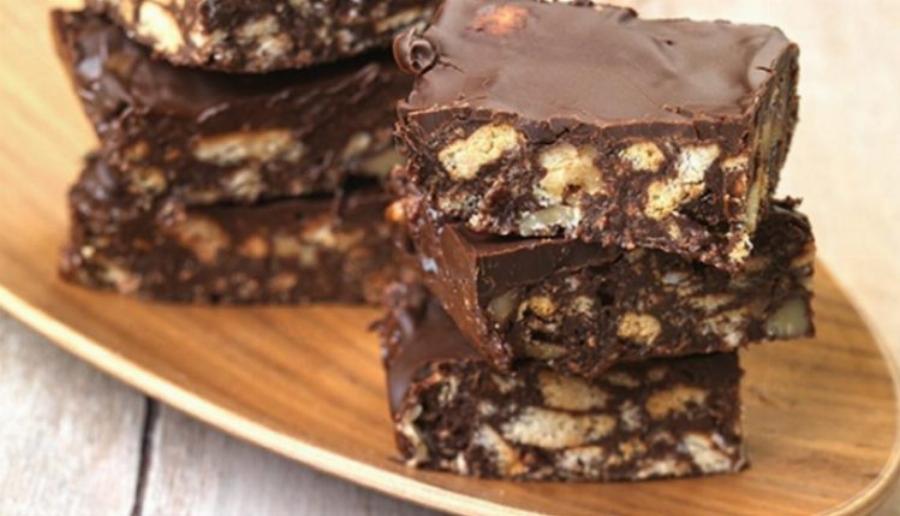 Σοκολατένιο μωσαϊκό πανέτοιμο σε μόλις 10 λεπτά με φθηνά υλικά