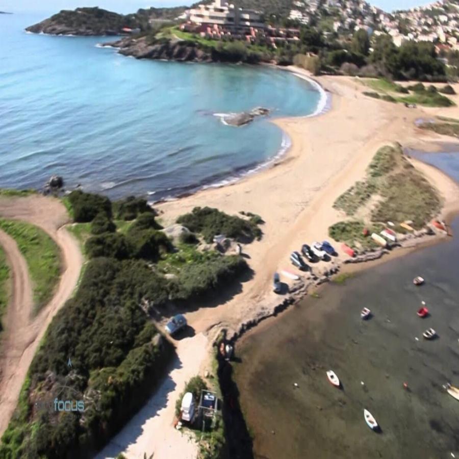 Βρίσκεται στην Αττική, έχει μαγικά νερά, φτάνεις γρήγορα με αυτοκίνητο και την αποκαλούν το Μπάλο της Αττικής