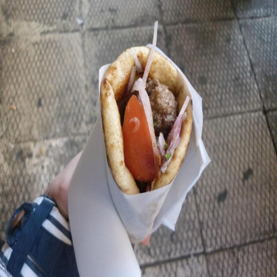 Σουβλάκι του Λευτέρη: Το καλύτερο στην Αθήνα με διαφορά – Το μυστικό που το κάνει μοναδικό