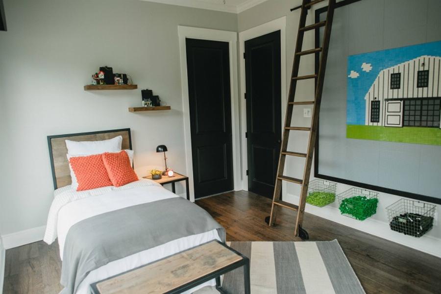 Είναι ένας αχυρώνας 250τμ, ο οποίος όμως πωλείται μόνο για 40.000ε και το εσωτερικό του ξεπερνάει 5* ξενοδοχεία της Σαντορίνης