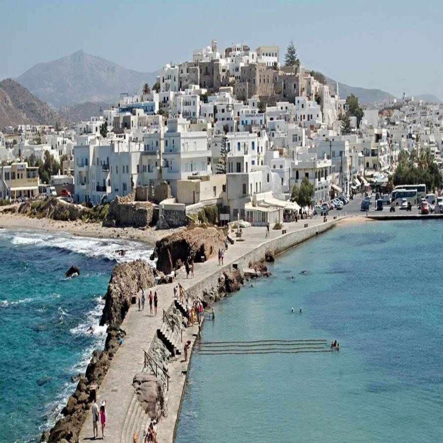 Ανακαλύψαμε σήμερα προσφορά ξενοδοχειάρας στη Νάξο για τον Αύγουστο και σας την παρουσιάζουμε