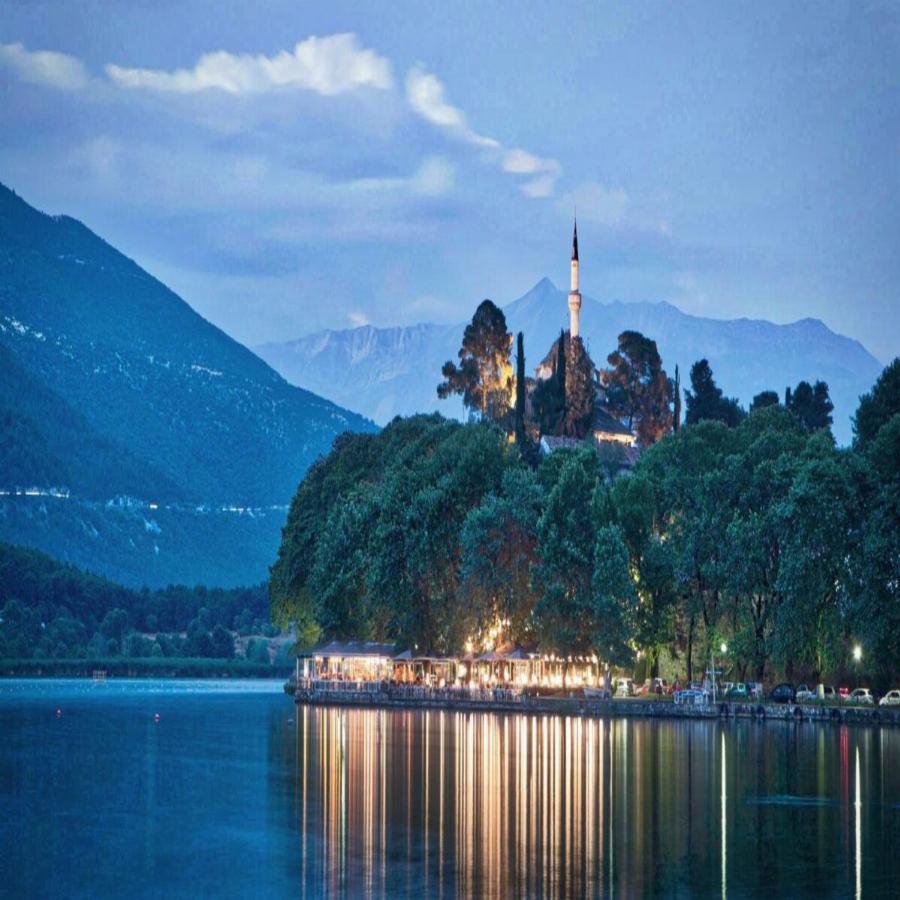 Μόλις πέσαμε πάνω σε 5* ξενοδοχείο στα Ιωάννινα με ημιδιατροφή και 2 παιδιά δωρεάν με μόνο 50€