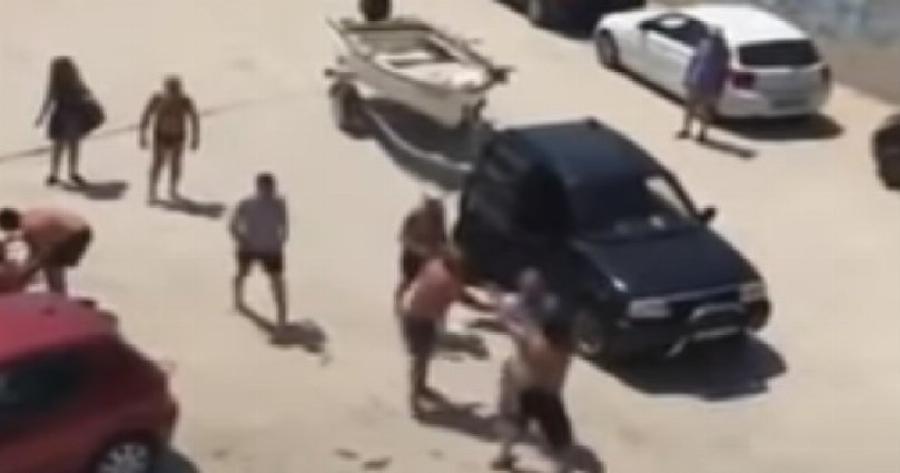 Χαλκιδική ξύλο: Πανικός με βρισιές και γροθιές για μια βάρκα – Τα έπιασε όλα το βίντεο