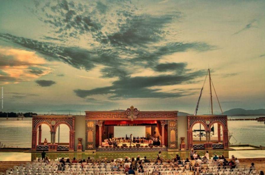 Ελληνική πλωτή όπερα: Η πρώτη στον κόσμο βρίσκεται στην Πρέβεζα και είμαστε περήφανοι γι’ αυτό