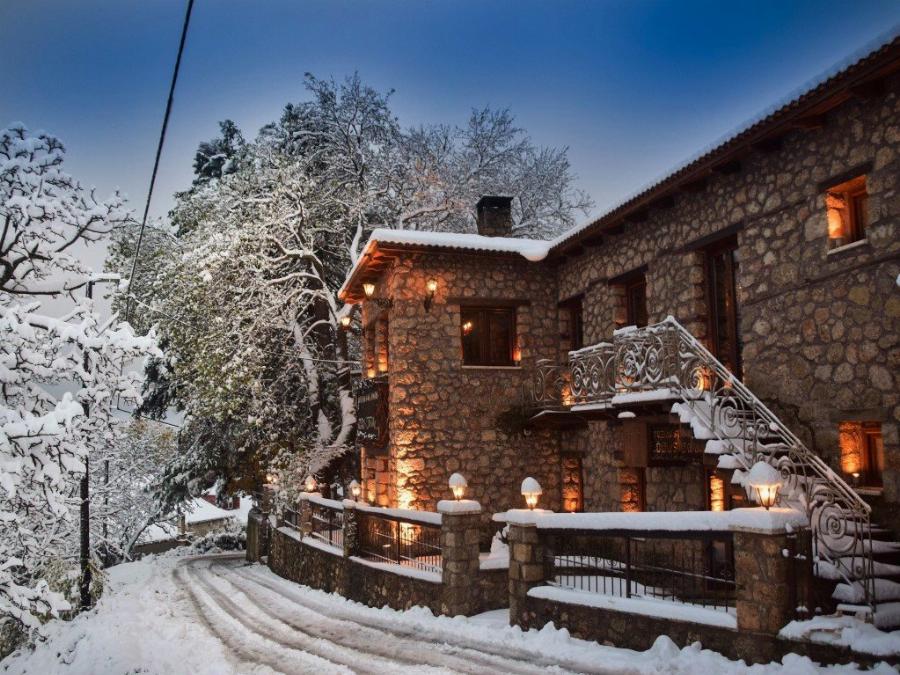 Εφτά κορυφαίοι φθινοπωρινοί προορισμοί μια ανάσα από την Αθήνα για αξέχαστες διακοπές Οκτώβριο και Νοέμβριο