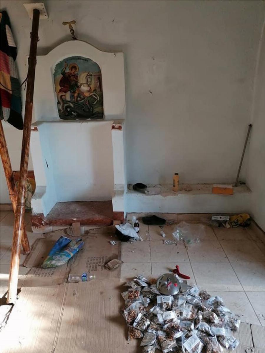 Μόρια μετανάστες: Κατέστρεψαν ολοσχερώς τον ναό του Αγίου Γεωργίου – Εικόνες που προκαλούν οργή