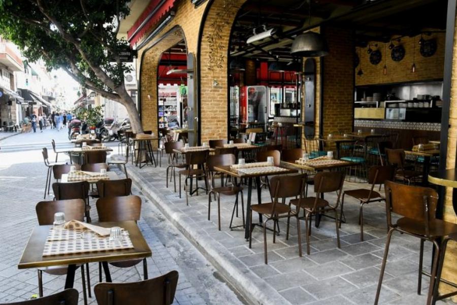 Νέα μέτρα στην Αττική: Όλα τα καφέ, μπαρ και εστιατόρια στην Αττική θα κλείνουν από τις 22:00
